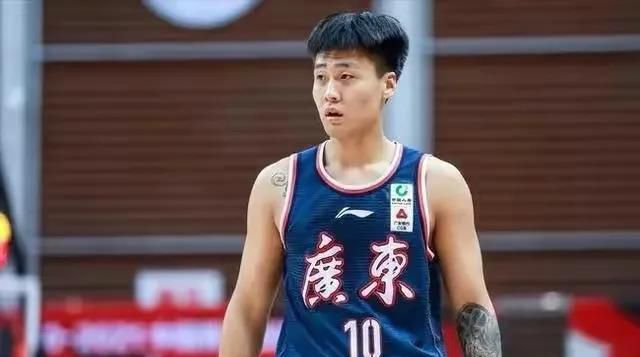 华人女星惊艳伦敦时装周 刘嘉玲优雅、Baby俏丽 2014-02-18 当地时间2月17日，2014伦敦时装周（秋冬）某品牌秀场上，刘嘉玲、Angelababy、桂纶镁三位华人女星亮相，刘嘉玲依旧优雅端庄，Angelababy活泼俏丽，桂纶镁则以中性造型个性现身，三人在 刘嘉玲新戏香港开机 贴心为任达华擦汗动作亲昵 2017-08-22 8月21日，刘嘉玲在微博上发布一组与任达华、杨受成和叶念琛的合照，并留言“香港风情”。